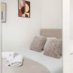 Esher House * 米德尔斯伯勒