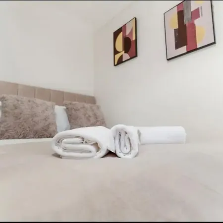 Esher House 米德尔斯伯勒