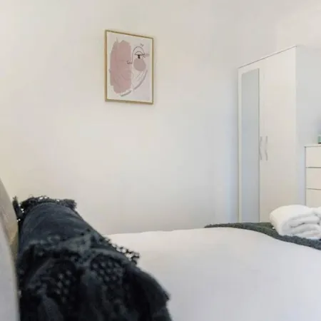 Modern 2br Parking 米德尔斯伯勒