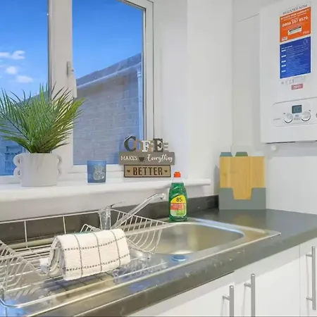 Esher House 펜션 *